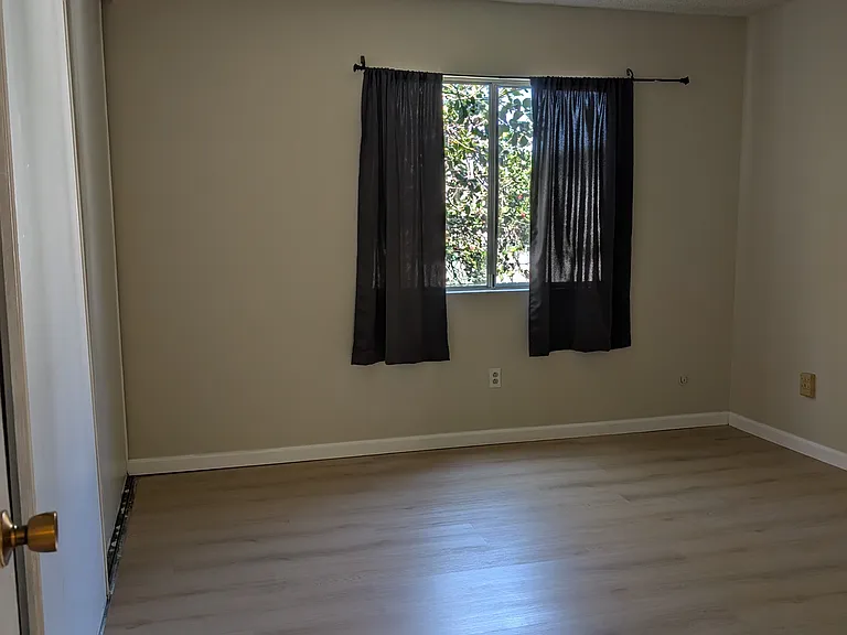 1817 E Grand Ave #38 — Photo 11