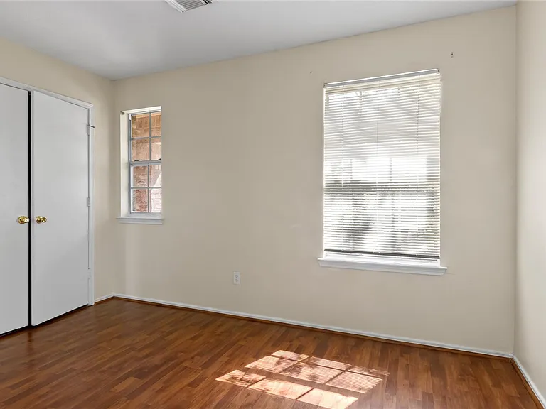 5815 Clerkenwell Dr — Photo 13