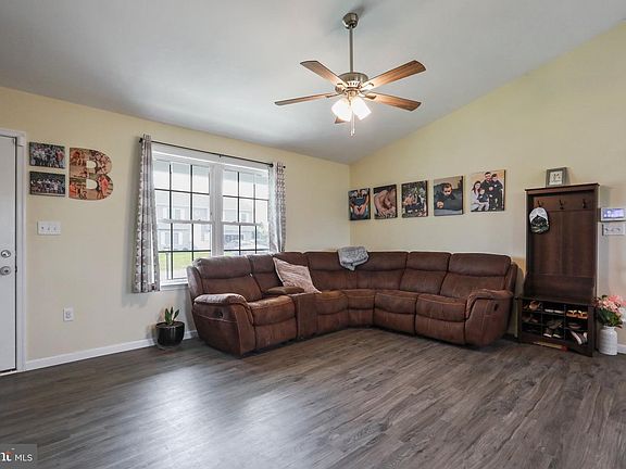 4th image of 46 Hannah Ln