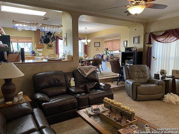 5th image of 15706 Persimmon Hill Dr