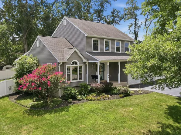 48 Fenway Dr, Charles Town, WV 25414