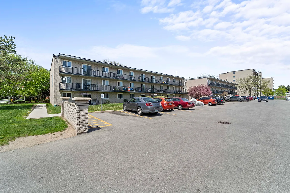 Building Photo - 45 Timmins Cres