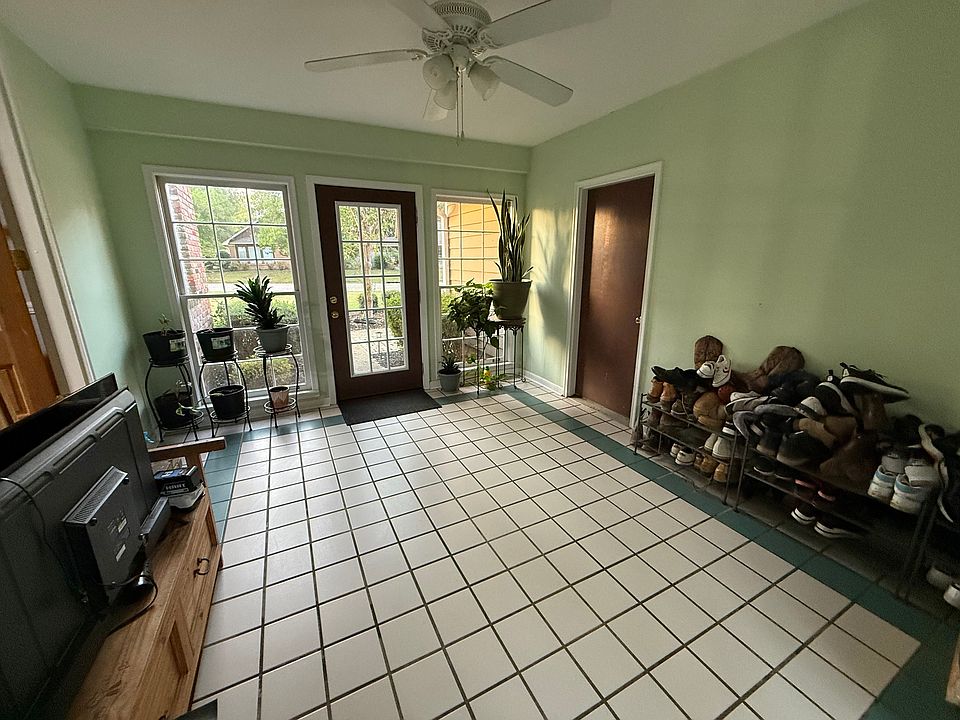 1st image of 4673 Meadow Lane Dr