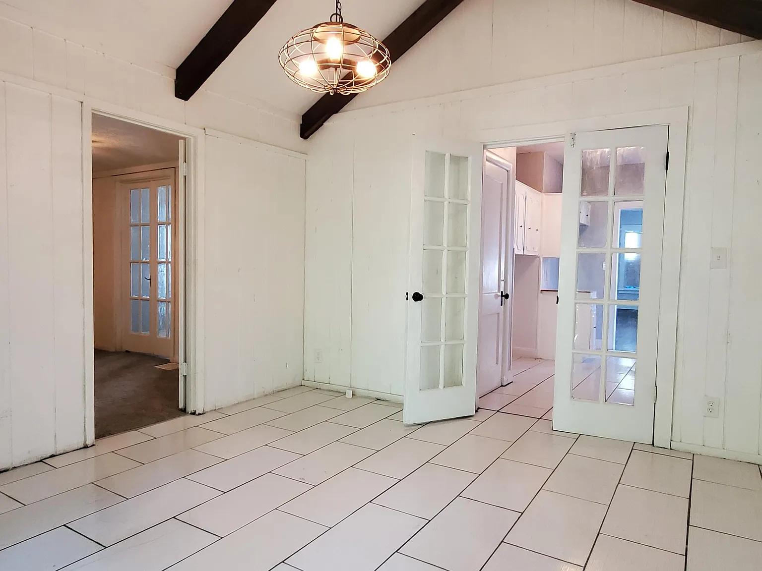 438 N Drury Ave — Photo 2
