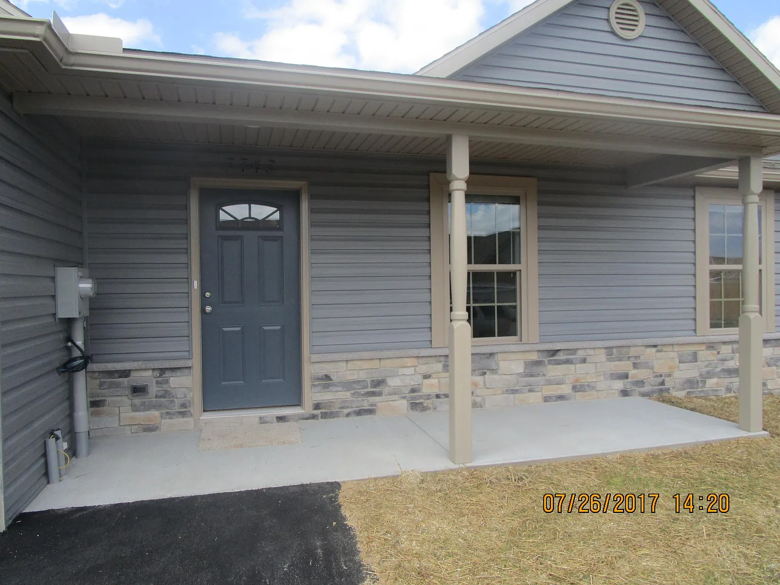 3 bed, 1350 sqft, $1,875 — Photo 3