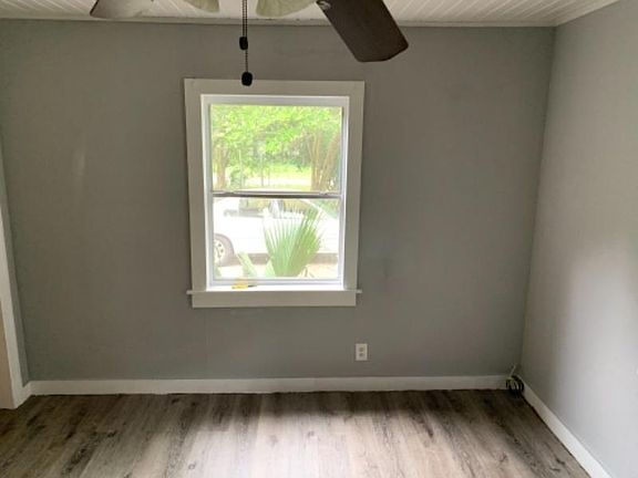 4th image of 3804 W Blount St