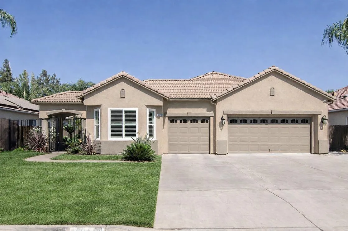 9564 N Larkspur Avenue photo 1