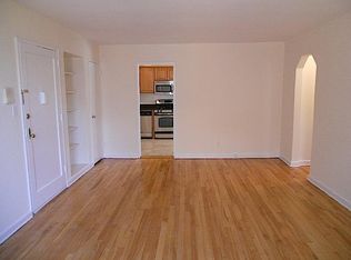 247 E Broadway #C, Roslyn, NY 11576