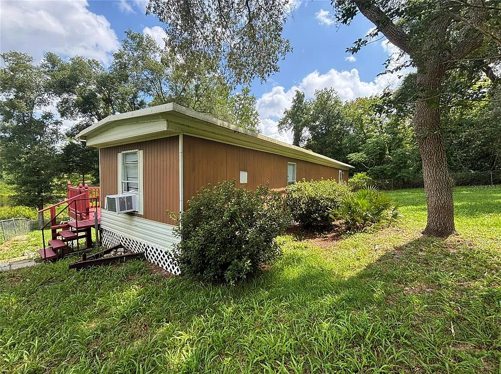 2 bed, 1.0 bath, 672 sqft, $1,100 — Photo 2