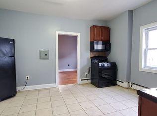 139 W 54th St #1E, Bayonne, NJ 07002