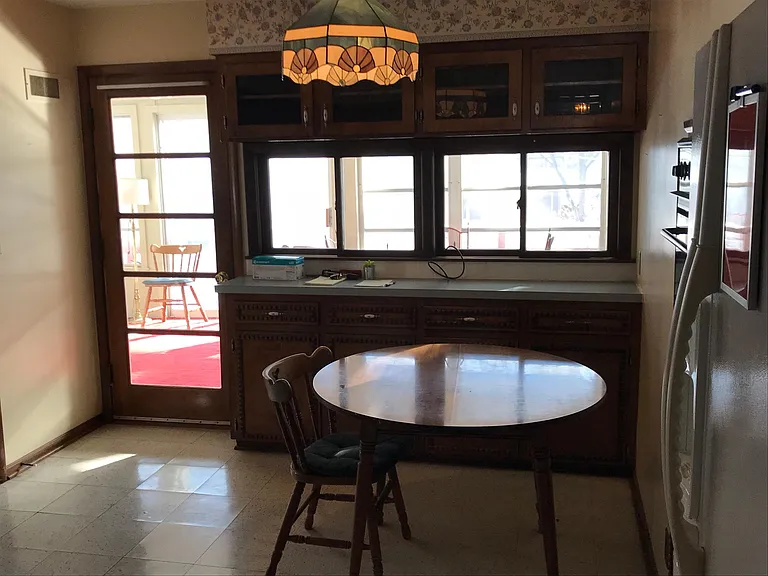Eat in kitchen