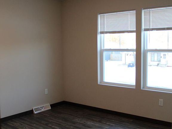 3rd image of 1042-1044 15th Ave S