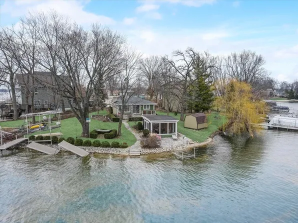 S75W18735 Kingston Dr, Muskego, WI 53150