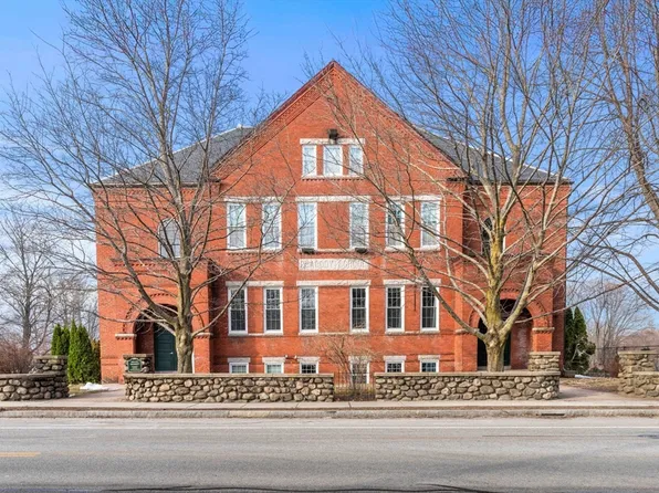 160 Salem St APT 102, Haverhill, MA 01835