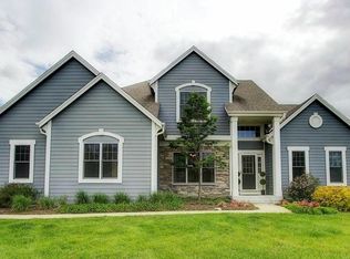 1145 Bobolink Ave, Grafton, WI 53024