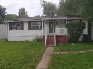 1607 La Salle St, Belleville, IL 62221