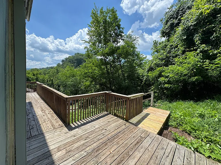 1195 Mineral Ave — Photo 3
