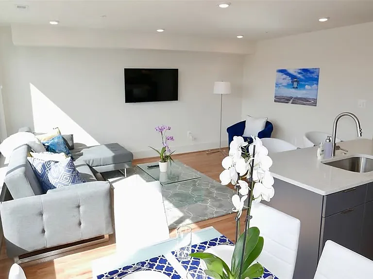 843 Upshur St NW #301 — Photo 5