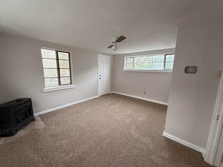 2230 N Ogden St — Photo 17