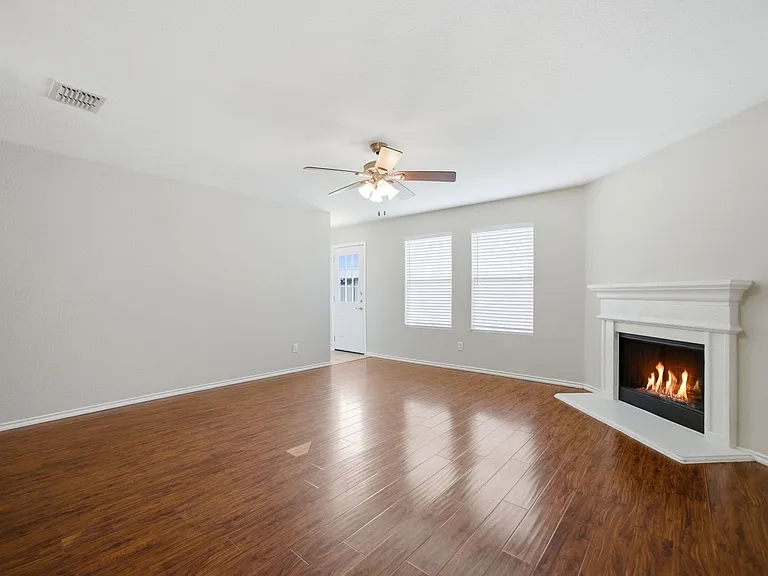 712 Preston Dr — Photo 6