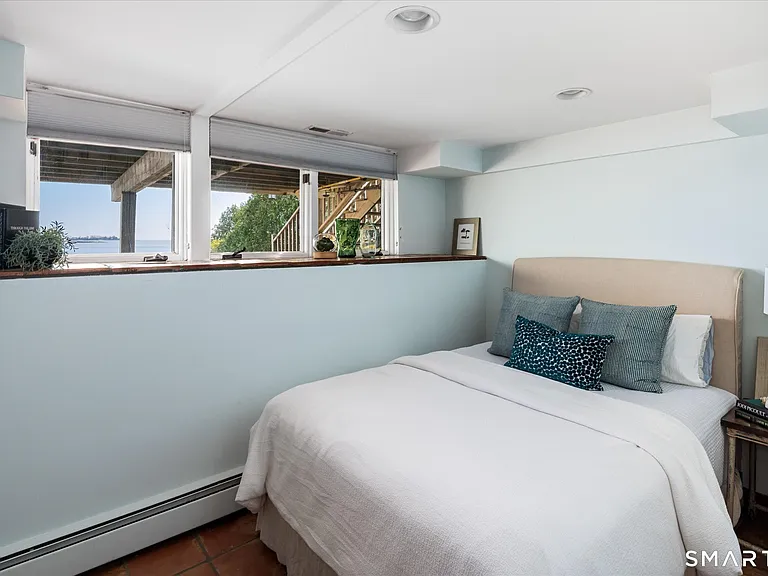 64 Ocean Dr E — Photo 24