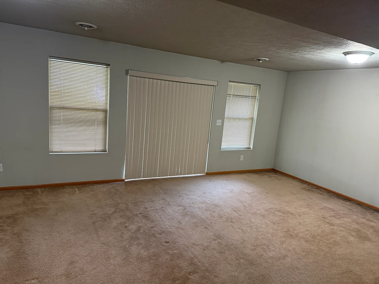 4 bed, 2180 sqft, $2,847 — Photo 4