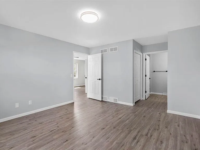 640 Tower Dr #1 — Photo 27