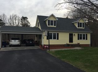 309 Darrell Ln, Hurt, VA 24563