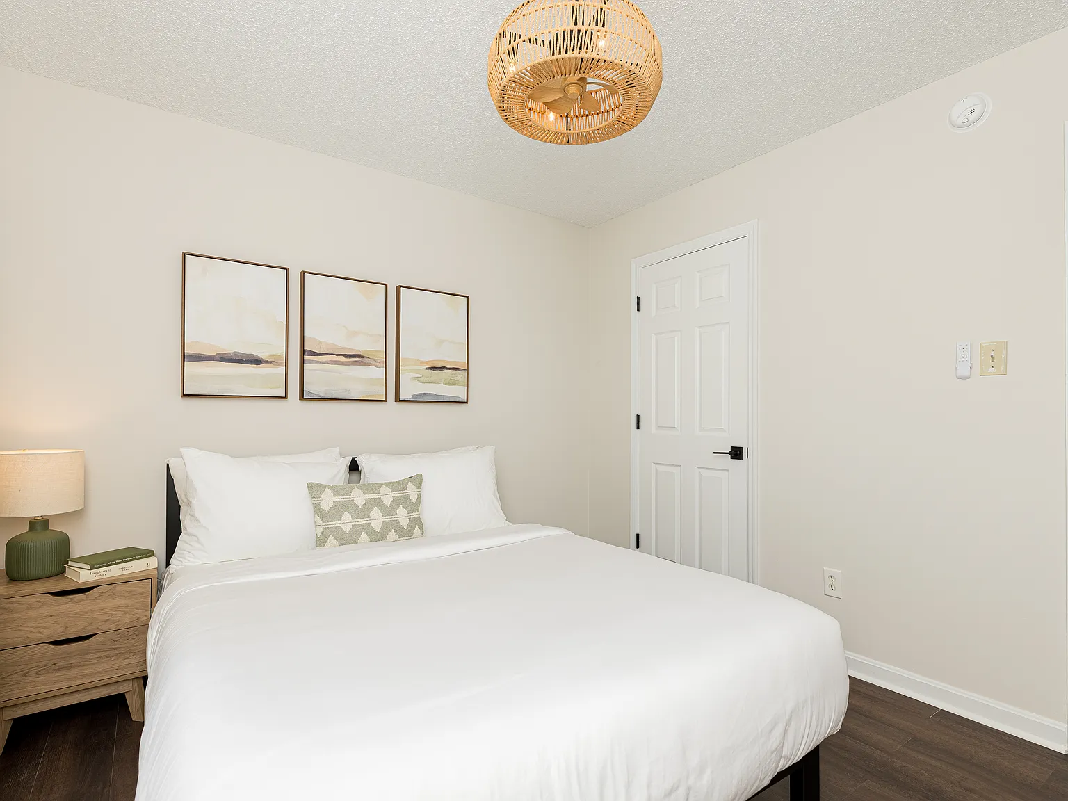3 bed, 1230 sqft, $4,000 — Photo 4