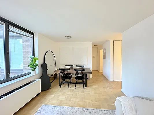 Rented by Highline Residential | media 42
