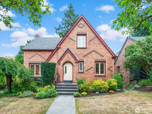 1226 25th Avenue E, Seattle, WA 98112