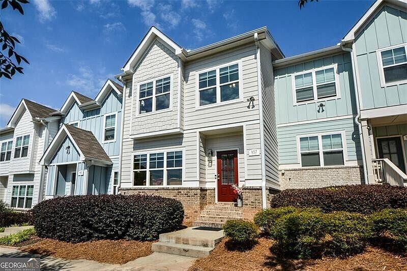 1st image of 957 Shy Ln