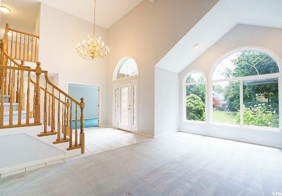 4th image of 2859 E Casto Ln