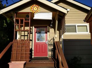 11127 NE Schuyler St UNIT B, Portland, OR 97220
