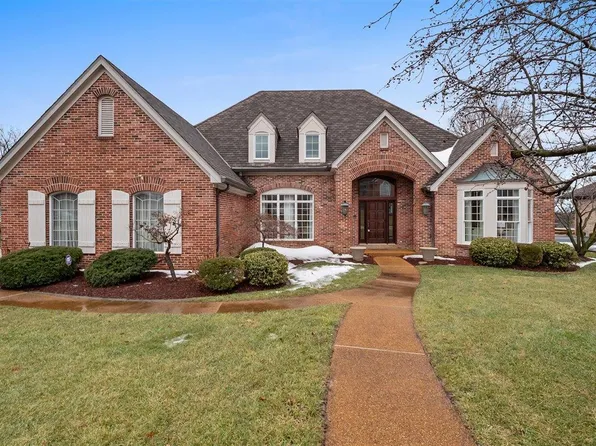 3721 Sunset Chase Dr, Saint Louis, MO 63127