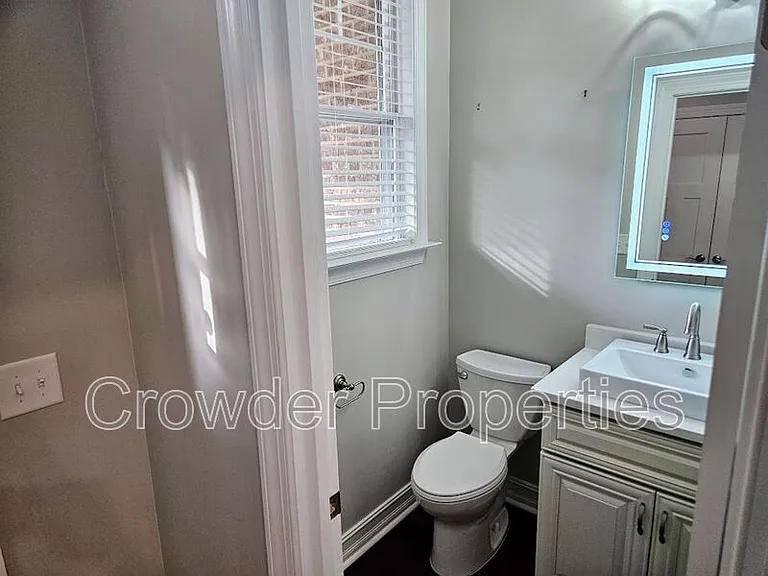 1016 Condon St — Photo 14