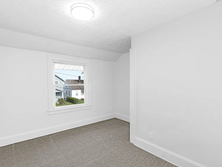 1273 Greenfield Ave SW — Photo 15