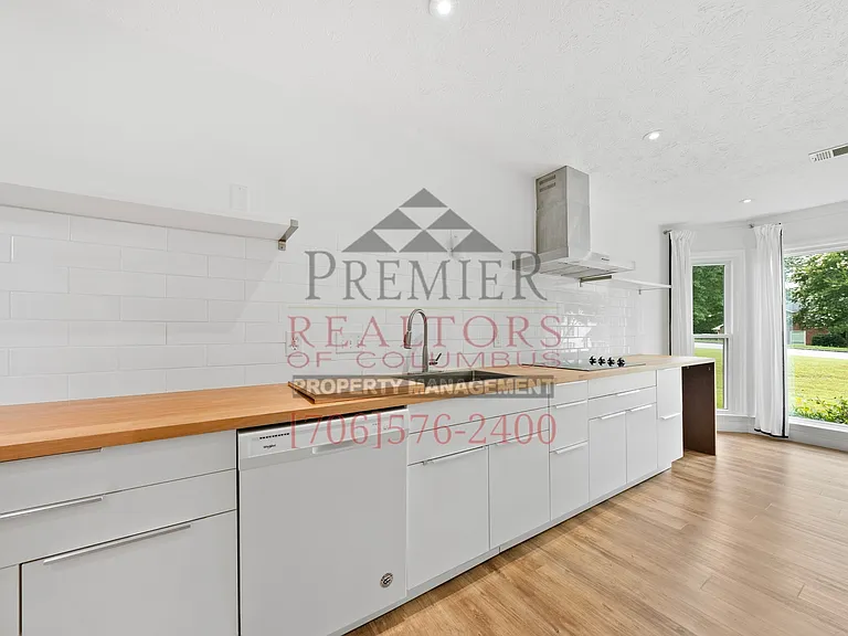 2250 Rock Springs Ct — Photo 27