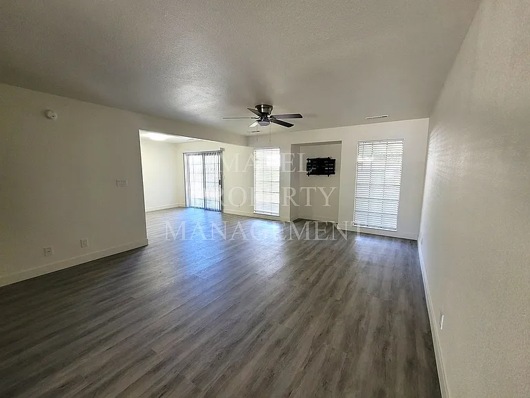 2516 Walnut Grove Way — Photo 6