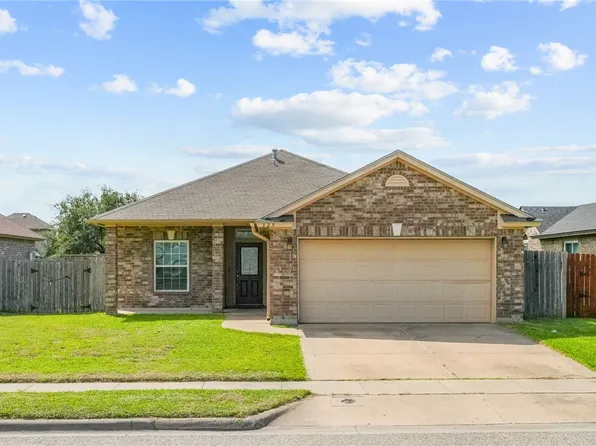 325 Pacific Dr, Portland, TX 78374