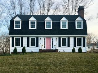 8 Heathbrook Dr, Poughkeepsie, NY 12603