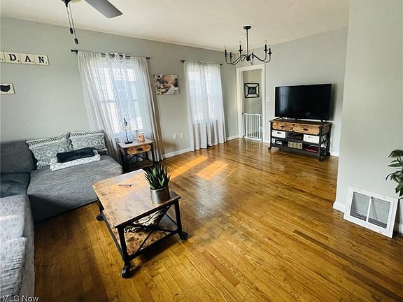 4th image of 2502 New York Ave