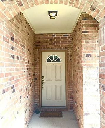 4th image of 2535 Saint James Pl