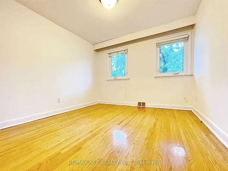 246 Horsham Ave #MAIN — Photo 13