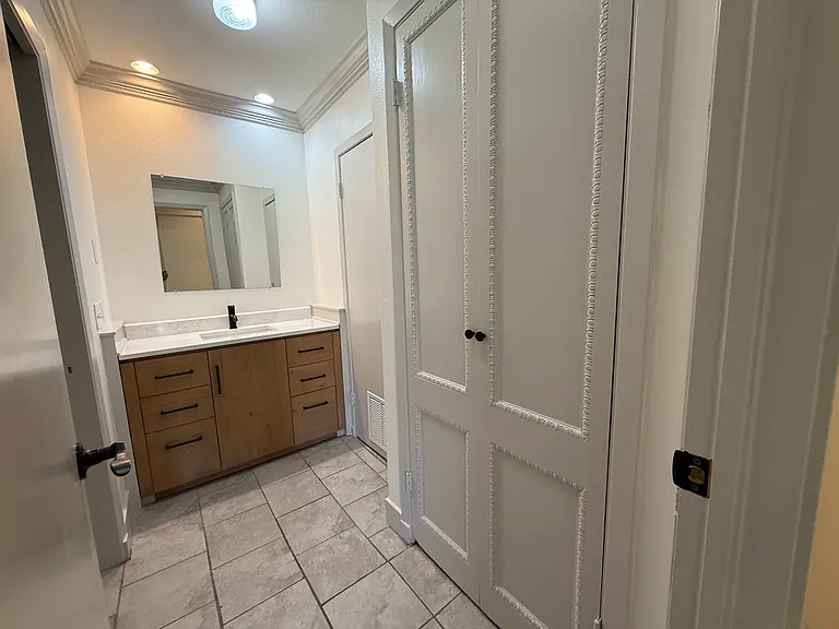 1002 S Glenwood Blvd — Photo 11