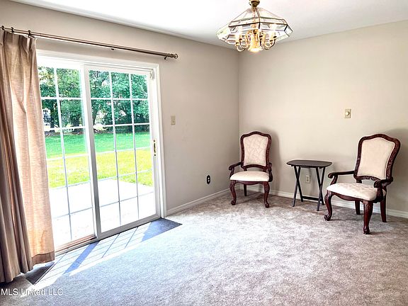5th image of 1024 Del Norte Cir