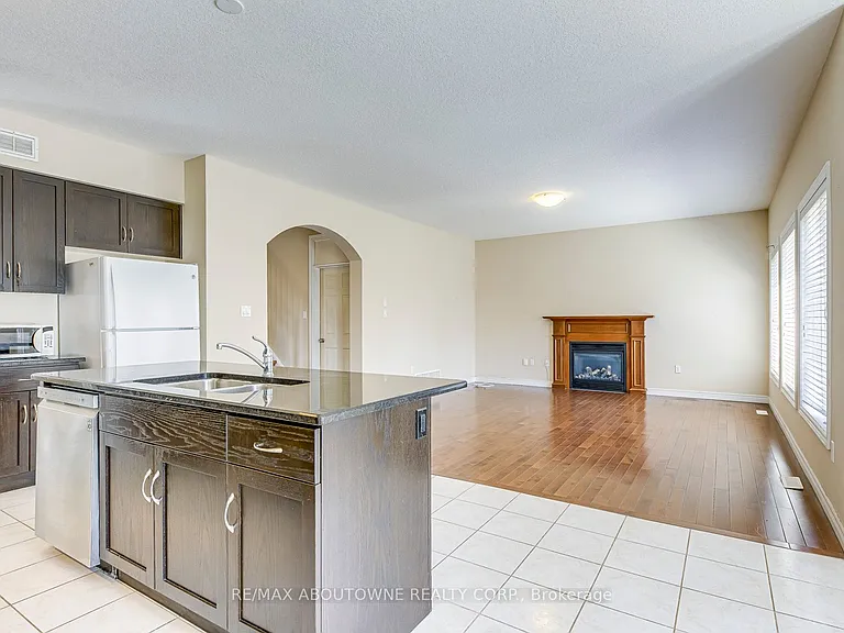 816 Roulston St — Photo 14