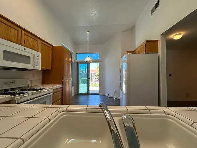9174 Echo Ridge Ct — Photo 10