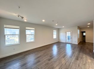 1746 16th St APT 8, Oakland, CA 94607