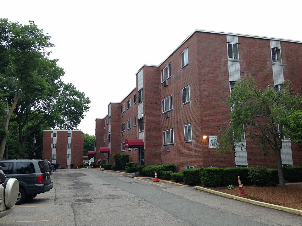 1st image of 547 Adams St Unit 11